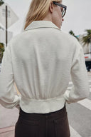 SATIJNEN BLOUSE MET GETAILLEERDE TAILLE
