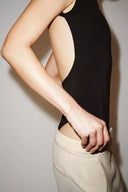 STRETCHBODY MET CUT-OUT