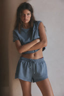 SHORT MET KOORDJES IN VERWASSEN LOOK