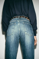 JEANS STRAIGHT TAPERED MET HOGE TAILLE EN CEINTUUR