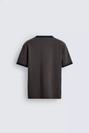 BASIC GERIBD T-SHIRT MET CONTRAST