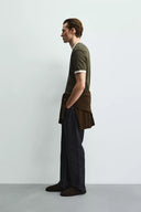 BASIC GERIBD T-SHIRT MET CONTRAST