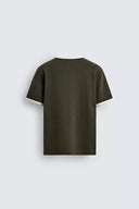 BASIC GERIBD T-SHIRT MET CONTRAST