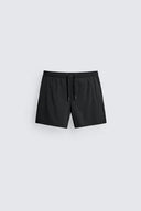 KORTE ZWEMSHORT MET TEXTUUR