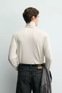 BASIC TRUI MET HOGE KRAAG