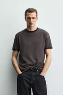 BASIC GERIBD T-SHIRT MET CONTRAST