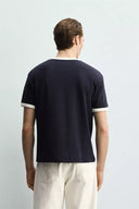 BASIC GERIBD T-SHIRT MET CONTRAST