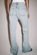 RELAXED FLARE JEANS MET LAGE TAILLE