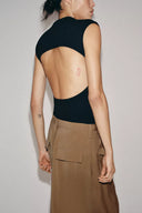 STRETCHBODY MET CUT-OUT