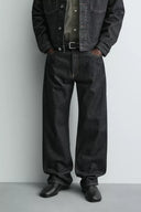 LOOSE FIT JEANS