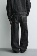 LOOSE FIT JEANS